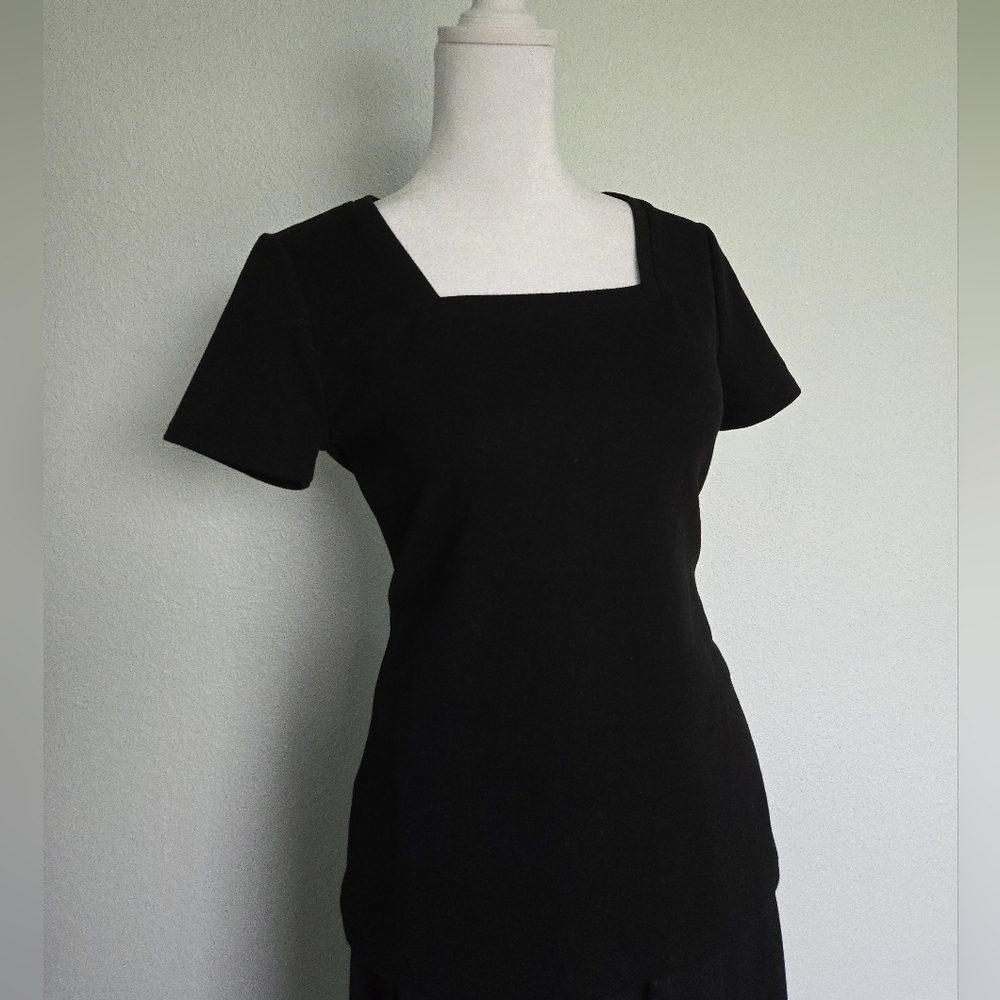 Grunge, Edgy, Clean Girl Ann Taylor Black Short Sleeve Top – Square Neck Staple